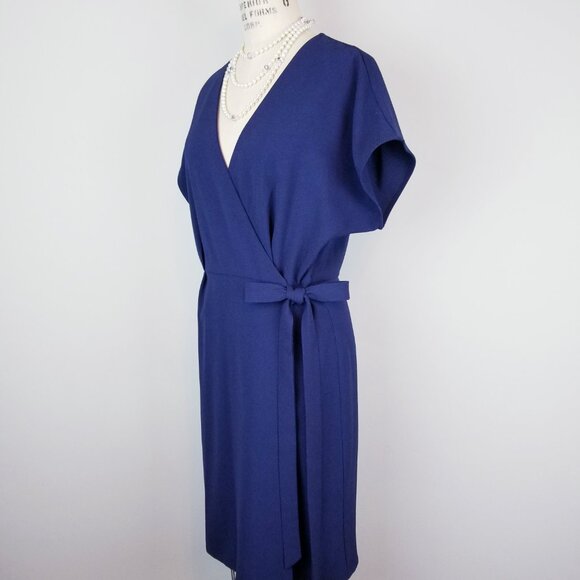 Classic Navy Blue Short Sleeve True Wrap Dress by Bobeau Ladies size Medium - Picture 3 of 8